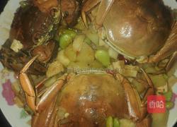 八宝辣酱烩大闸蟹的做法图解4