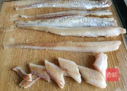 酥炸鳕鱼块的做法图解2