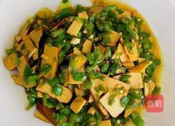 辣椒鸡蛋干的做法图解8