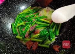 腊肠炒蒜薹的做法图解6