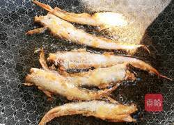 炸秋刀鱼的做法图解4