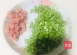 豇豆末鸡蛋木耳炒火腿肠的做法图解2