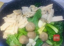 春菜肉丸腐竹煲的做法图解5