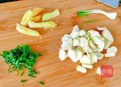 洋葱香菇炒鱿鱼的做法图解6