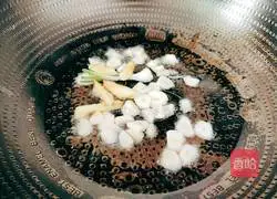 Illustration of how to make fried squid with onions and mushrooms 8