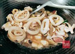 Illustration of how to make fried squid with onions and mushrooms 9