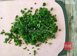 韭菜虾皮鸡蛋卷的做法图解2