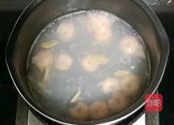 丝瓜鲜虾饼 (宝宝辅食）的做法图解2