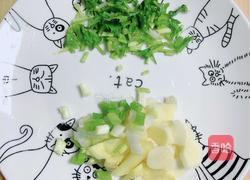 煎烧黄花鱼的做法图解2