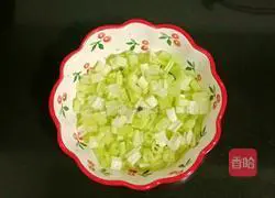 Illustration of how to make scallops, minced meat and vegetable porridge 4