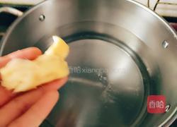 蛤蜊玉米番茄牛骨汤的做法图解4