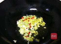 葱姜炒花甲的做法图解3
