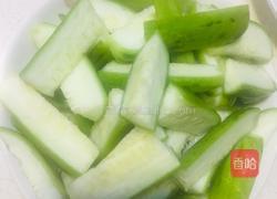 丝瓜炖腐竹的做法图解1