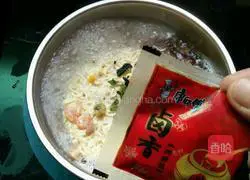 Illustration of how to make mushroom and shrimp noodles 8