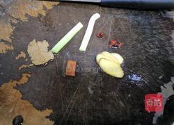 蒸排骨莲藕的做法图解2