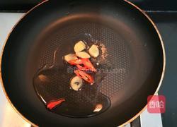 花蛤肉炒韭菜的做法图解5