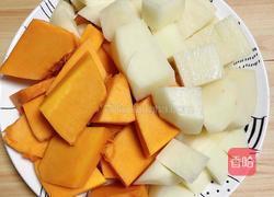 奶油南瓜虾仁浓汤的做法图解2