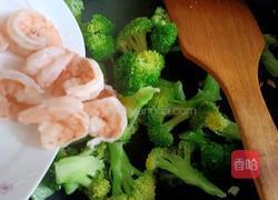 西蓝花炒虾仁的做法图解12
