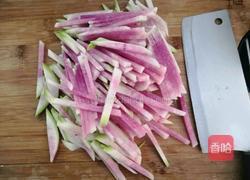 金蒜虾皮炝萝卜的做法图解1