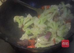 腊肉炒花菜的做法图解7