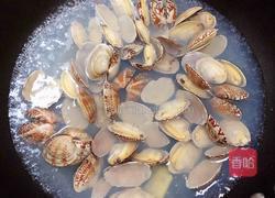 花蛤裙带菜粉丝煲的做法图解2