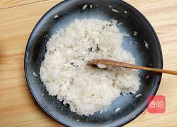 日式海苔金枪鱼饭团的做法图解3