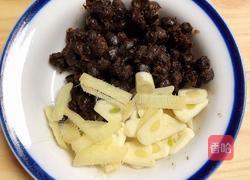 豆豉酥鱼油麦菜的做法图解2