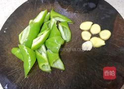 辣椒炒鸡肉的做法图解3