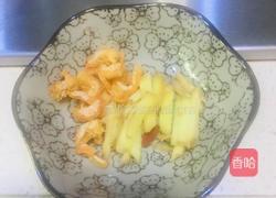 虾仁包菜炒粉丝的做法图解3