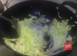 虾仁包菜炒粉丝的做法图解6