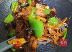 五花肉木耳炒黄花菜的做法图解11