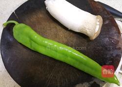 杏鲍菇炒辣椒的做法图解1