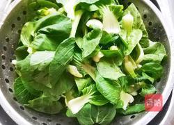 黑木耳炒青菜的做法图解2