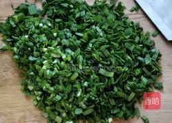 韭菜锅巴鸡蛋饺子的做法图解2