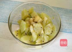 苹果醋猕猴桃饮的做法图解2