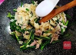 肉丝炒韭菜豆皮丝的做法图解7