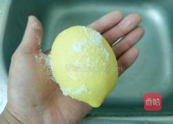 柠檬蜂蜜水的做法图解1