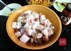 油腐乳红烧肉炖干豆结的做法图解2