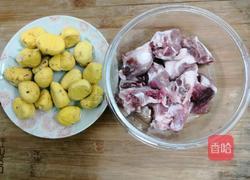 板栗排骨汤的做法图解1