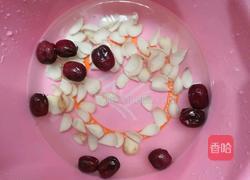 桃胶红枣百合汤的做法图解6