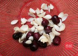 桃胶红枣百合汤的做法图解7