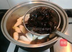 茭白木耳鸡汤的做法图解12