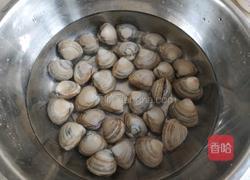 小白菜蚶子豆腐汤的做法图解2