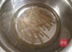 姬松茸茶树菇炖鸡腿的做法图解2