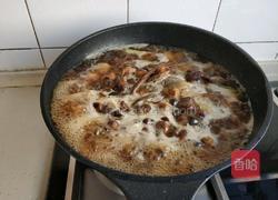 姬松茸茶树菇炖鸡腿的做法图解12