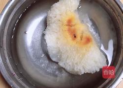 白果莲藕银耳汤(健脾养颜)的做法图解1