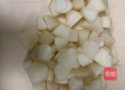 白萝卜雪梨水的做法图解1