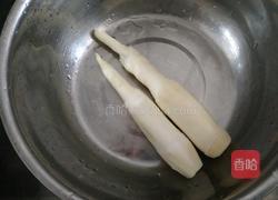 番茄肉丝茭白汤的做法图解1