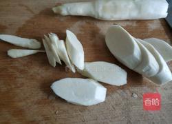 番茄肉丝茭白汤的做法图解2