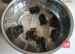 白菜五花肉炖冻豆腐的做法图解2